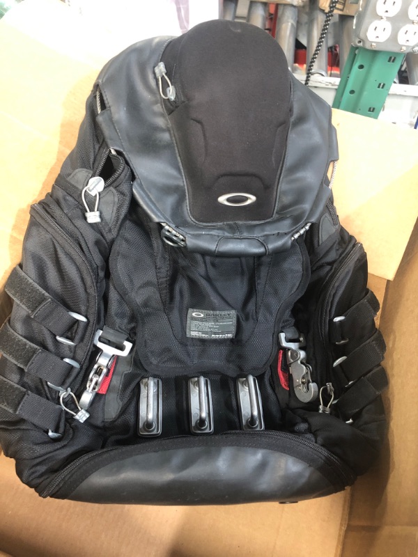 Photo 2 of **READ NOTES BELOW***Oakley Men's Big Kitchen Sink Backpack, Black, One Size