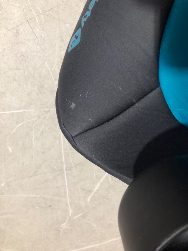 Photo 6 of ***USED - DIRTY - SEE PICTURES - MFD DATE: 10-27-2023***
Safety 1st Grand 2-in-1 Booster Car Seat, Forward-Facing with Harness, 30-65 pounds and Belt-Positioning Booster, 40-120 pounds, Capri Teal