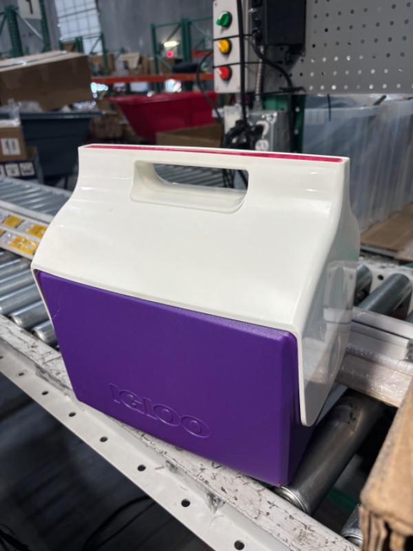 Photo 1 of (MINOR DAMAGE/ SEE NOTES) Igloo 7 Qt Hardsided Playmate Pal Lunch Cooler 7 qt Purple