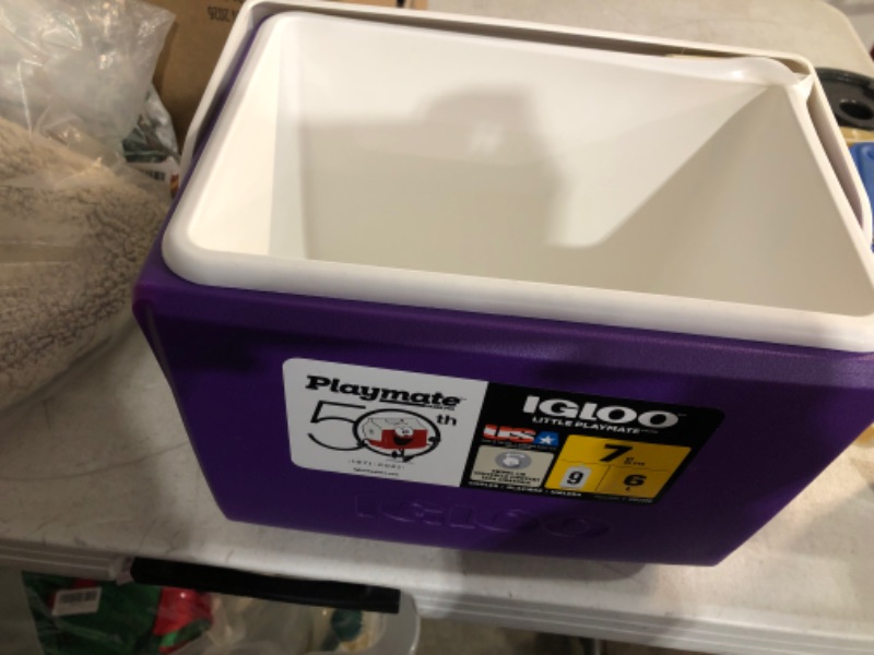 Photo 3 of (MINOR DAMAGE/ SEE NOTES) Igloo 7 Qt Hardsided Playmate Pal Lunch Cooler 7 qt Purple