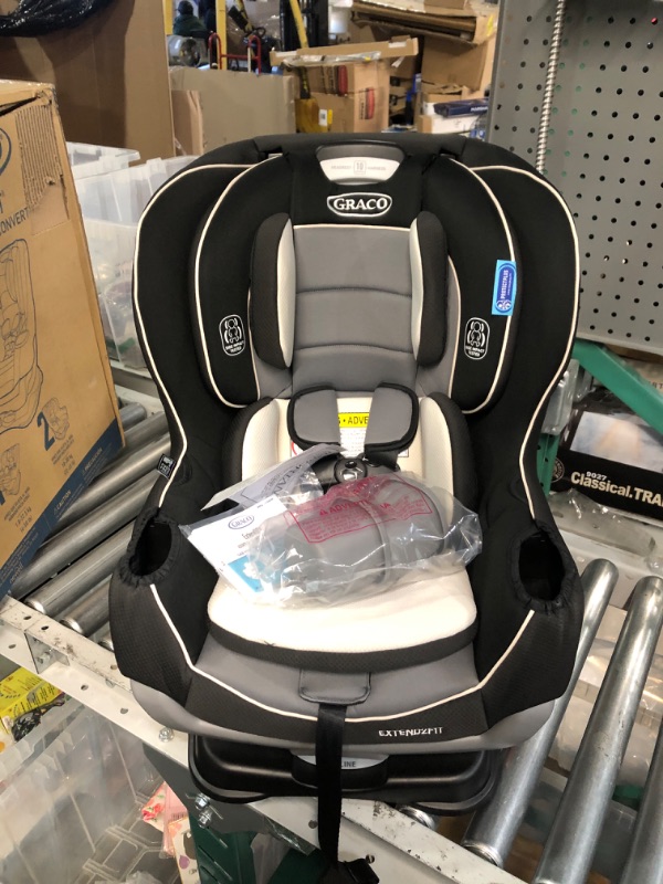 Photo 2 of Graco Extend2Fit Convertible Car Seat, Gotham