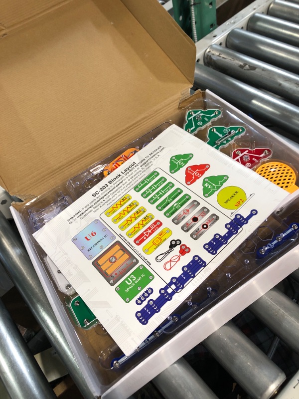 Photo 1 of Snap Circuits 203 Electronics Discovery Kit