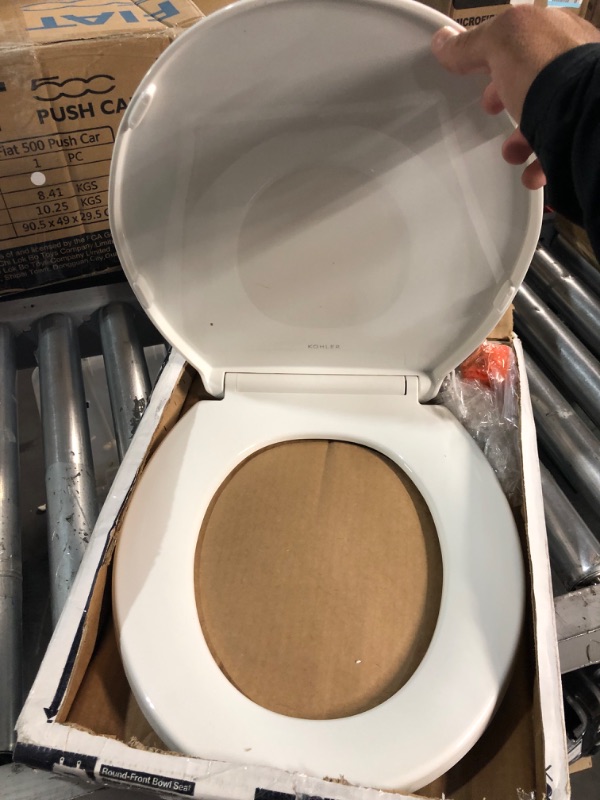 Photo 2 of 16 5/8 X 14 3/16 white toilet seat