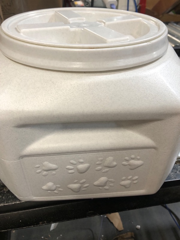 Photo 2 of ***READ NOTES***
Gamma2 Vittles Vault Pet Food Storage Container,Off-white