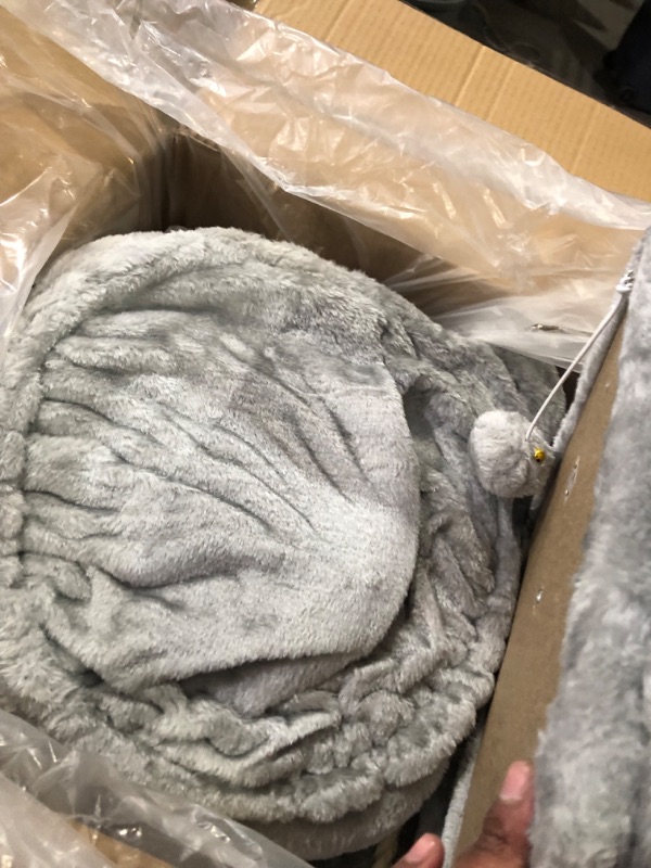 Photo 1 of (READ FULL POST) Heybly Cat Tree Large Cat Tower for Indoor Cats ,Multi-Level Cat Furniture Condo for Cats with 3 Padded Plush Perch, Cozy Basket and Scratching Board HCT024W Light Gray