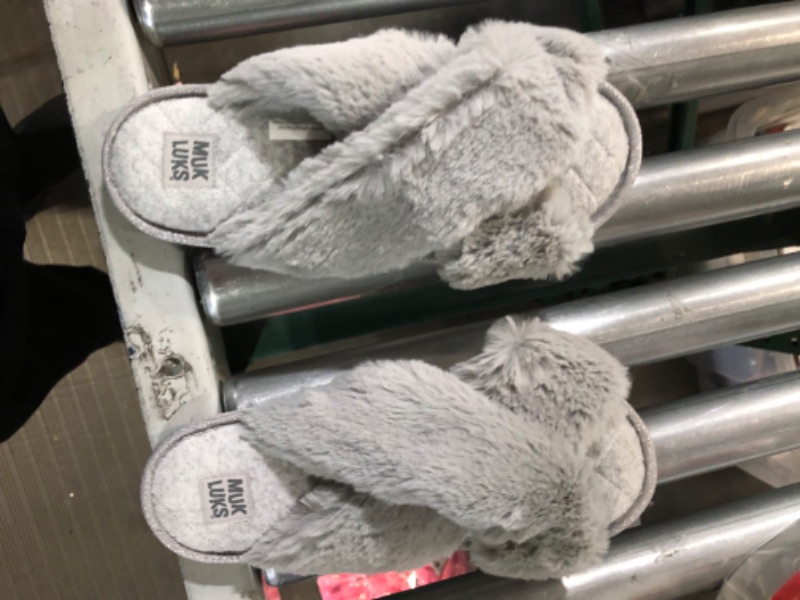 Photo 1 of NUK LUKS Womens Criss-Cross Slipper Large