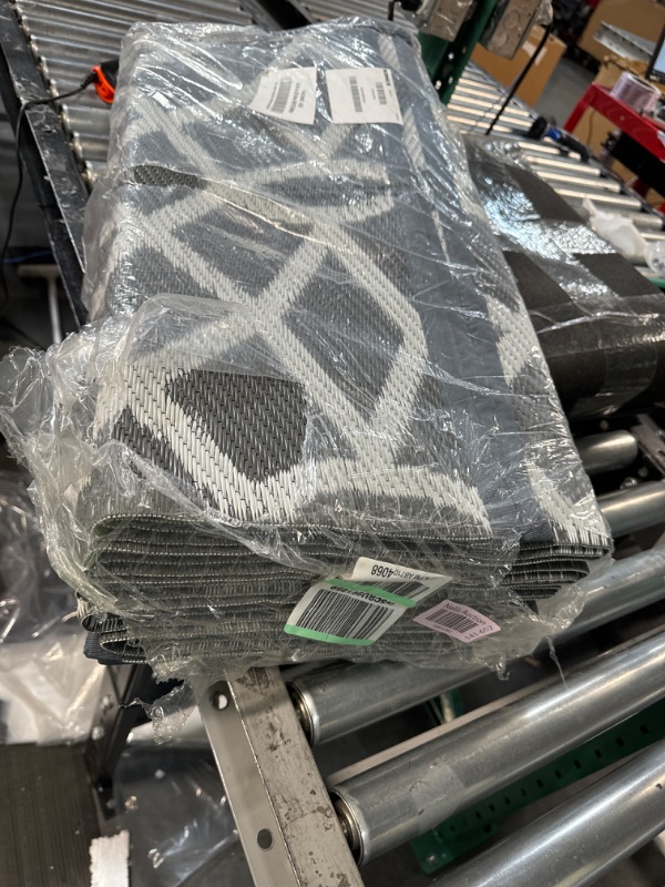 Photo 1 of Outdoor Rug Waterproof 6x9ft - Reversible Plastic Straw Rug - Plastic Outdoor Patio Carpet -