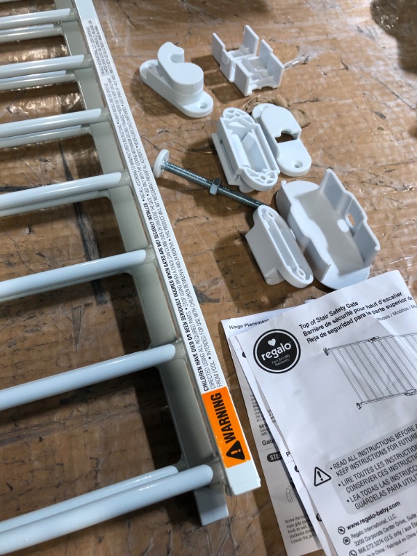 Photo 7 of *FOR PARTS ONLY* NON FUNCTIONAL
Regalo 2-in-1 Extra Wide Stairway and Hallway Walk ThroughBaby Safety Gate, Hardware Mounting, White 24"x40.5"x28.5"(Pack of 1) 24"x40.5"x28.5"(Pack of 1) Metal