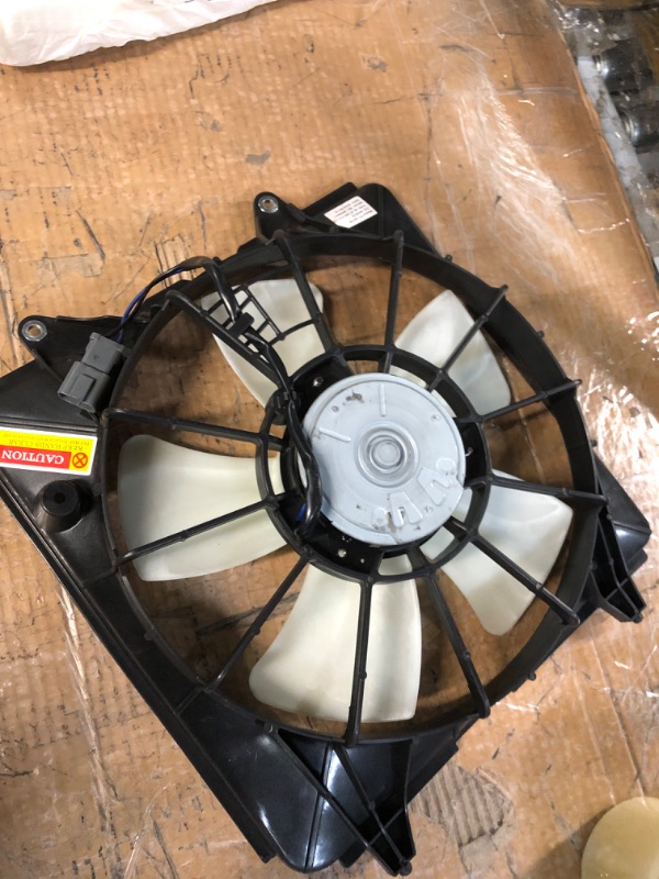 Photo 3 of *read notes*
TYC 600970 Cooling Fan Assembly Compatible with 2006-2011 Honda Civic