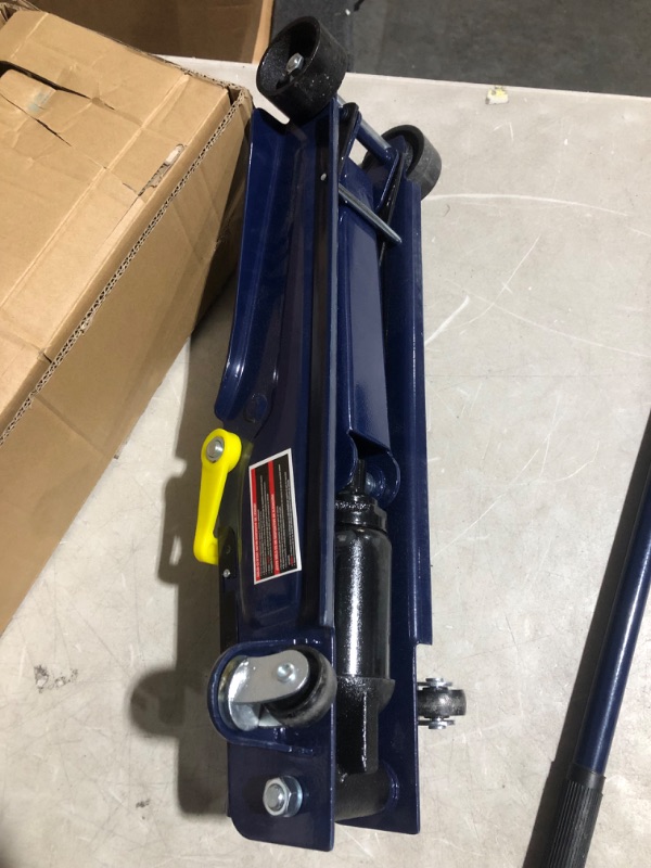 Photo 5 of ***USED - SEE COMMENTS - LEAKING OIL***
TCE TCET825051 Torin Hydraulic Low Profile Trolley Service/Floor Jack with Single Piston Quick Lift Pump, 2.5 Ton (5,000 lb) Capacity, Blue