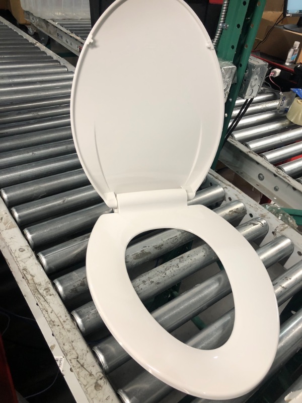 Photo 3 of (STOCK PHOTO FOR REFERENCE, DAMAGED CHECK PHOTOS)
American Standard MightyTuff Plastic White Elongated Soft Close Toilet Seat