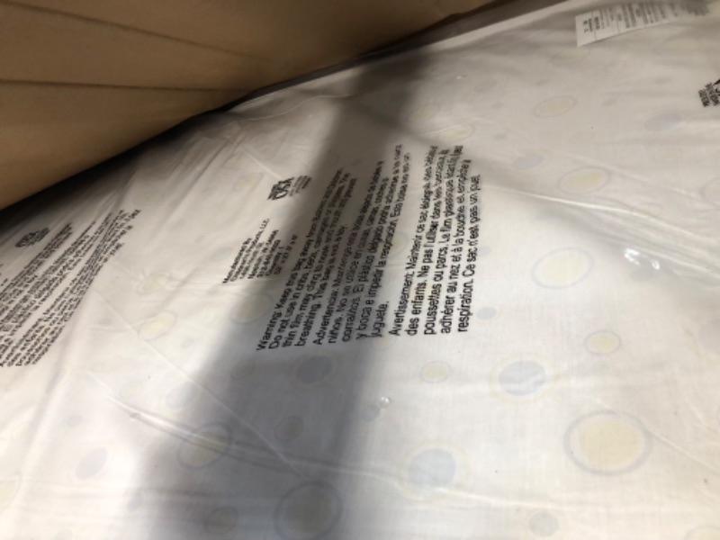 Photo 2 of **NONREFUNDABLE**FOR PARTS OR REPAIR**SEE NOTES**
Delta Children Twinkle Stars Dual Sided - 6" Premium Sustainably Sourced Fiber Core Crib and Toddler Mattress - Waterproof - GREENGUARD Gold Certified - 7 Year Warranty - Made in USA
