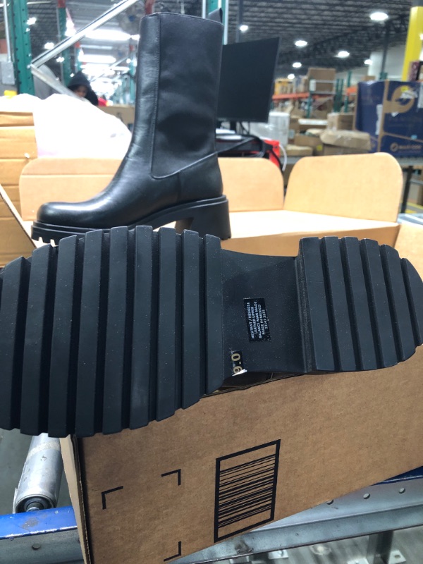 Photo 3 of Steve Madden Women's Hesitant Lug-Sole Chelsea Booties ***SIZE 9***