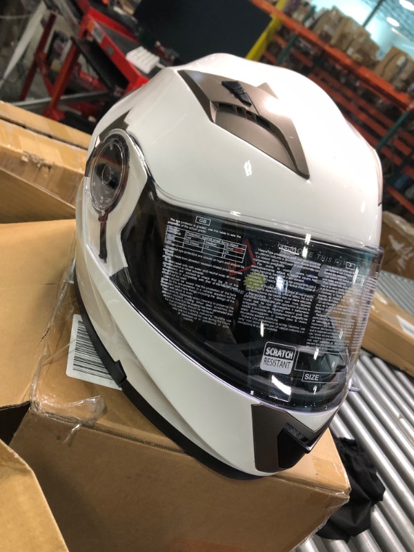 Photo 2 of Milwaukee Helmets MPH9816DOT 'Breeze' White Advanced Motorcycle Modular Helmet for Men and Women Biker w/ Drop Down Visor X-Large White