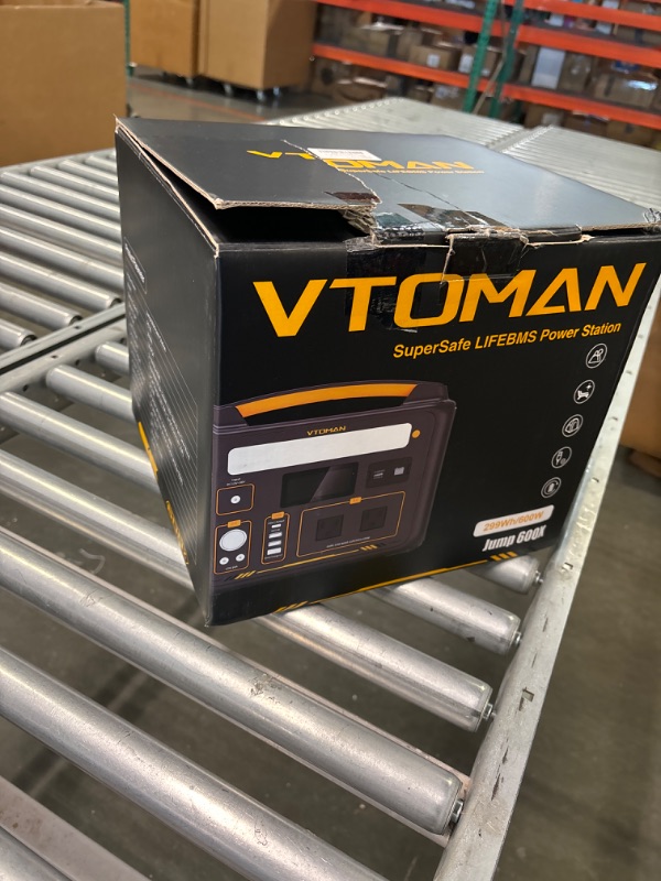 Photo 3 of ***FOR PARTS ONLY***

VTOMAN Jump 600X Portable Power Station 600W (1200W Peak), 299Wh LiFePO4 (LFP) Battery Powered Generator with 2x 110V/600W AC Outlets, 60W PD, Regulated 12V DC Output for RV/Van Camping & Home Backup