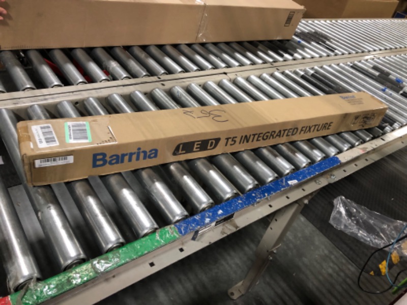 Photo 3 of (6 Pack) Barrina LED T5 Integrated Single Fixture, 4FT, 2200lm, 6500K (Super Bright White), 20W, Utility LED Shop Light, Ceiling and Under Cabinet Light, Corded Electric with ON/OFF Switch, ETL Listed 6-pack (6-power Cords)