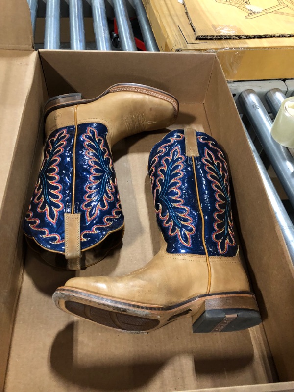 Photo 3 of ARIAT Women's Darbie Western Boot SIZE 8.5