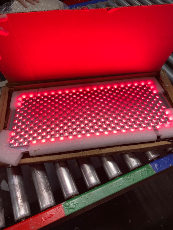 Photo 3 of Allisable Red Light Therapy Panel, Deep Red 660nm and Near Infrared 850nm Light Combo(646 LEDs)
