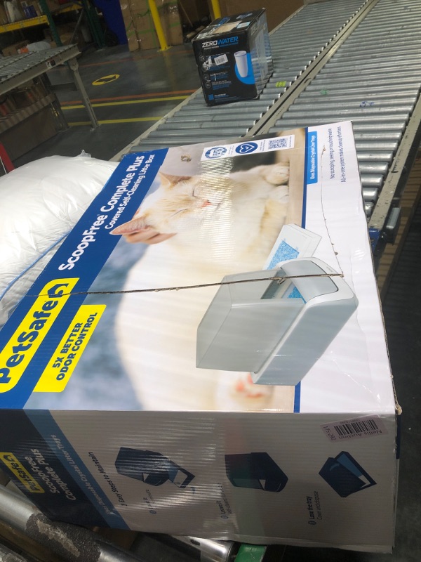 Photo 2 of ** MISSING PARTS ** FOR PARTS ONLY ** PetSafe ScoopFree Self-Cleaning Cat Litter Box - Never Scoop Again - Hands-Free Cleanup with Disposable Crystal Trays - Less Tracking, Better Odor Control - Health Counter Helps Monitor Your Cat Front-Entry