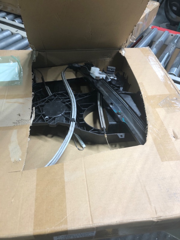 Photo 2 of Front Right Passenger Side Power Window Regulator with Motor for 2007-2017 Lincoln Navigator Ford Expedition Front Passenger Side