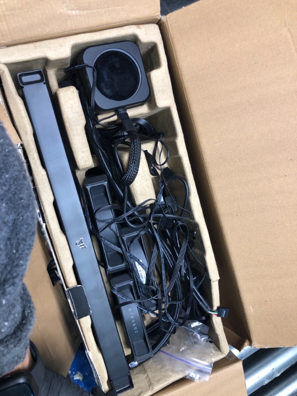 Photo 1 of Corsair iCUE H150i Elite CAPELLIX XT Liquid CPU Cooler - Three AF120 RGB Elite Fans - 360mm Radiator - Intel® LGA 1700, 1200, 115X, 2066, AMD® AM5, AM4 - Included iCUE Commander CORE - Black ELITE CAPELLIX XT 360mm Radiator Black