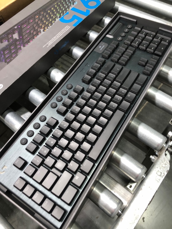 Photo 3 of G915 LIGHTSPEED Full-size Wireless Mechanical GL Clicky Switch Gaming Keyboard with RGB Backlighting