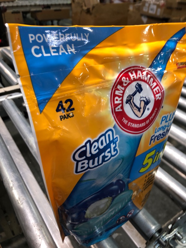 Photo 1 of Arm & Hammer Clean Burst 5-in-1 Laundry Detergent Power Paks, High Efficieny (HE), 42 Count