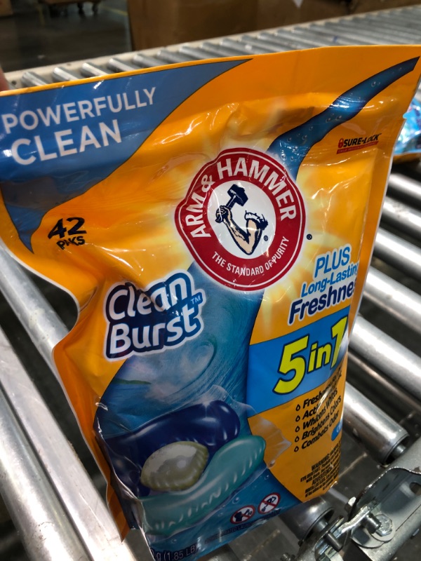 Photo 1 of Arm & Hammer Clean Burst 5-in-1 Laundry Detergent Power Paks, High Efficieny (HE), 42 Count