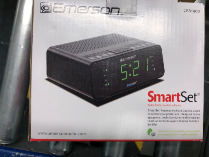 Photo 3 of Emerson SmartSet Alarm Clock Radio with AM/FM Radio, Dimmer, Sleep Timer and .9" LED Display, CKS1900 (Black)