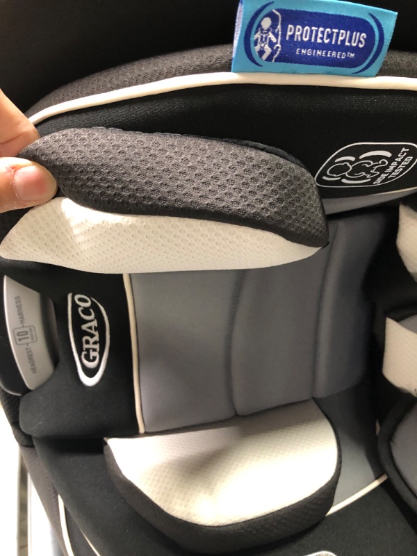 Photo 1 of Graco Extend2Fit Convertible Car Seat, Ride Rear Facing Longer with Extend2Fit, Gotham 2-in-1 Gotham