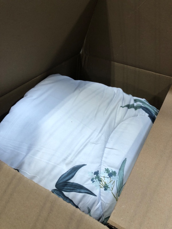 Photo 2 of Botanical Bed in a Bag 7 Piece Queen Size, Green Leaves on White, Soft Microfiber Reversible Bed Comforter Set for All Season (1 Comforter, 2 Pillow Shams, 1 Flat Sheet, 1 Fitted Sheet, 2 Pillowcases) Green Leaves Queen-7 Pieces