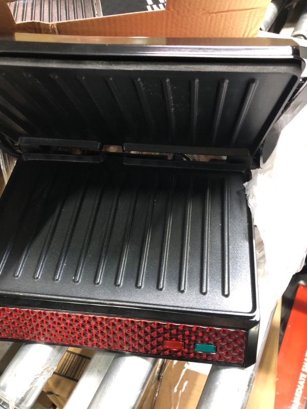 Photo 4 of ***DAMAGED****OVENTE Electric Panini Press Sandwich Maker with Non-Stick Coated Plates, Opens 180 Degrees to Fit Any Type or Size of Food, 1000W Indoor Grill Perfect for Quesadillas, Burgers & More, Red GP0620R