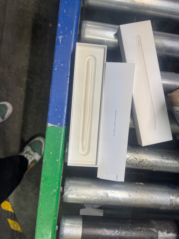 Photo 1 of Apple Pencil (2nd Generation)
