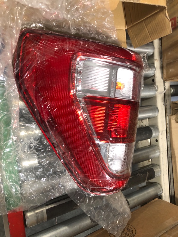 Photo 3 of Dasbecan Left Driver Side Tail Light without Bulb Compatible with 2021 2022 2023 Ford F150 F-150 XL Replaces ML3Z-13404-E Rear Taillight Housing Incandescent Type Halogen Type without Blind Spot Left Driver Side