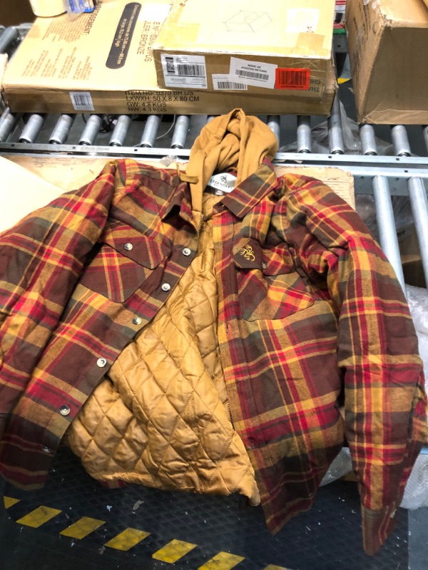 Photo 3 of Legendary Whitetails Men's Maplewood Hooded Shirt Jacket Maplewood Plaid Medium