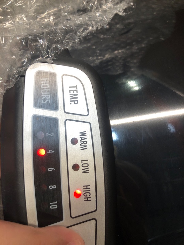 Photo 2 of **Like New**Hamilton Beach Programmable Slow Cooker with Three Temperature Settings, 7-Quart + Lid Latch Strap, Black