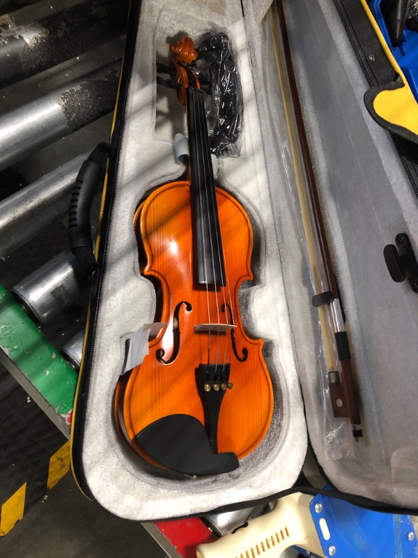 Photo 2 of 1/4 Size VN002 Student Level Acoustic Violin High Flame with Case Bow Rosin and Shoulder Rest (1/4)