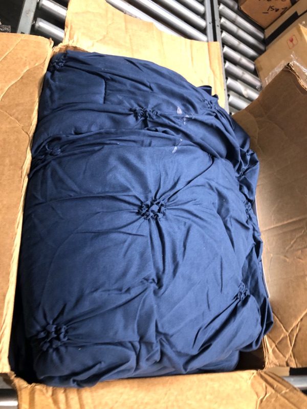 Photo 2 of **COMFORTER ONLY**Amazon Basics Pinch Pleat All-Season Down-Alternative Comforter Bedding - Full / Queen, Navy Blue Navy Blue Queen Bedding
