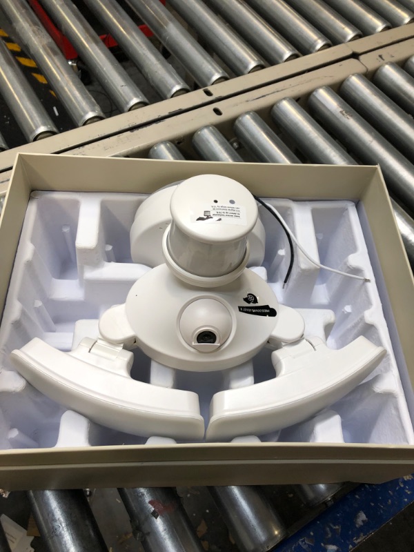 Photo 1 of KUNA Camera Floodlight (White)