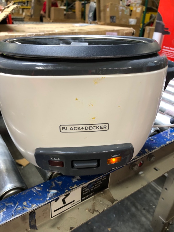 Photo 5 of ** NEEDS CLEANED ** BLACK+DECKER Rice Cooker 6-Cup (Cooked) with Steaming Basket, Removable Non-Stick Bowl, White
