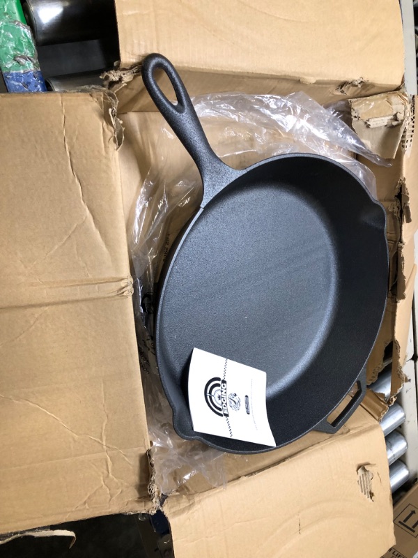 Photo 3 of EDGING CASTING Pre-Seasoned Cast Iron Skillet, 15 Inch Large Frying Pan, Cast Iron Cookware Indoor Pizza, Baking, Bread Outdoor for Camping, Grill, Stovetop, Induction, Oven Safe Large cast iron skillet 15‘’