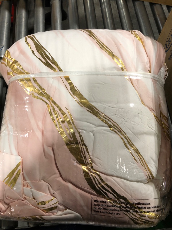 Photo 4 of **USED NEEDS CLEANED** Comfort Spaces Nero Metallic Comforter Fun Print for Girls Bedroom Modern Bedding Set, All Season Cover, Matching Sham, Full/Queen(90"x90"), Abstract Marble Blush 4 Piece Multicolor Full/Queen