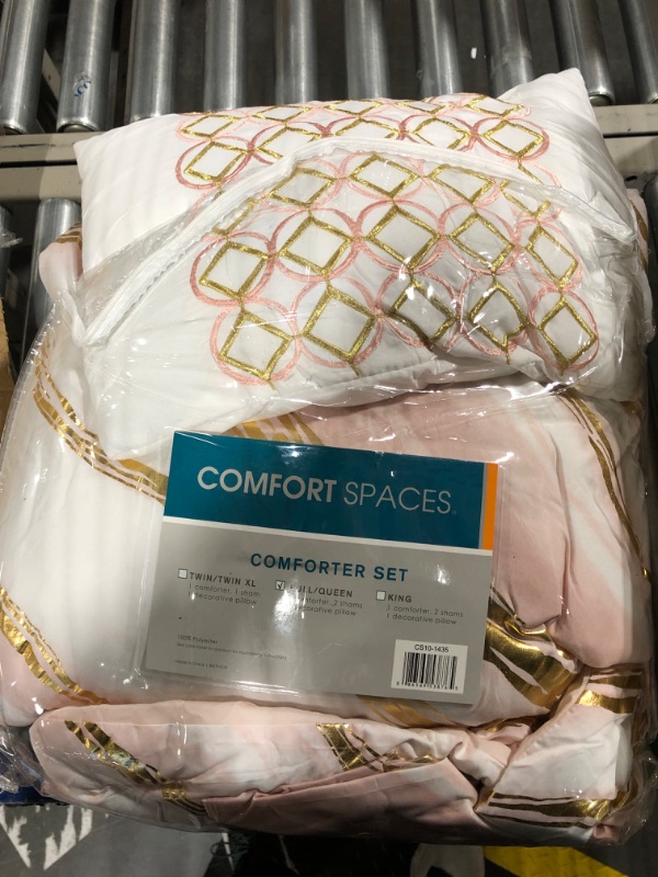 Photo 3 of **USED NEEDS CLEANED** Comfort Spaces Nero Metallic Comforter Fun Print for Girls Bedroom Modern Bedding Set, All Season Cover, Matching Sham, Full/Queen(90"x90"), Abstract Marble Blush 4 Piece Multicolor Full/Queen