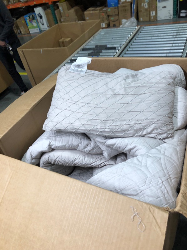 Photo 2 of **USED** ** MISSING PARTS** ** NEEDS CLEANED ** New York & Company Trinity 5 Piece Cotton Blend Comforter Set Jacquard Interlaced Geometric Pattern Design Bedding - Decorative Pillows Shams Included, King, Taupe King Taupe