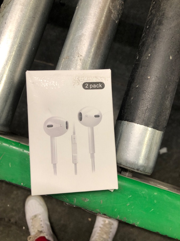 Photo 2 of 2 Pack-Apple Earbuds for Wired Earphones iPhone Headphones[Apple MFi Certified] (Built-in Volume Control & Microphone) Noise Reduction Function,Compatible iPhone13/12/11/XR/X/Support All iOS System White