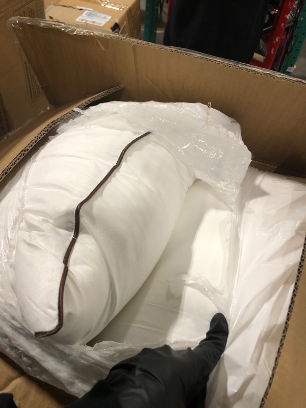 Photo 1 of 2 set of white pillows 