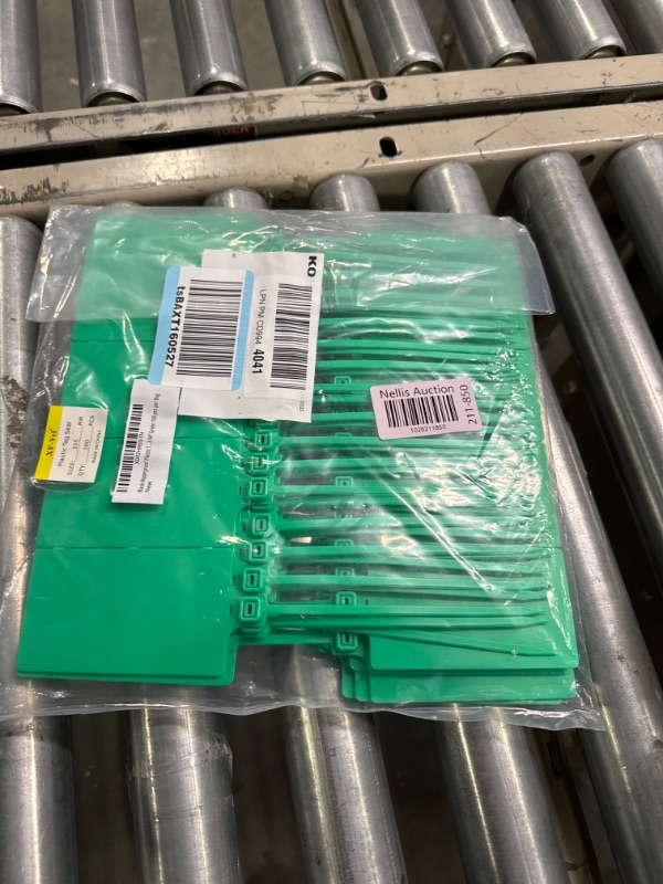 Photo 2 of Blank Waterproof Plastic Tags Marker Ties Large Labeling Tags 2.28"×3.94" Green 100 pcs per Bag 100pcs Green