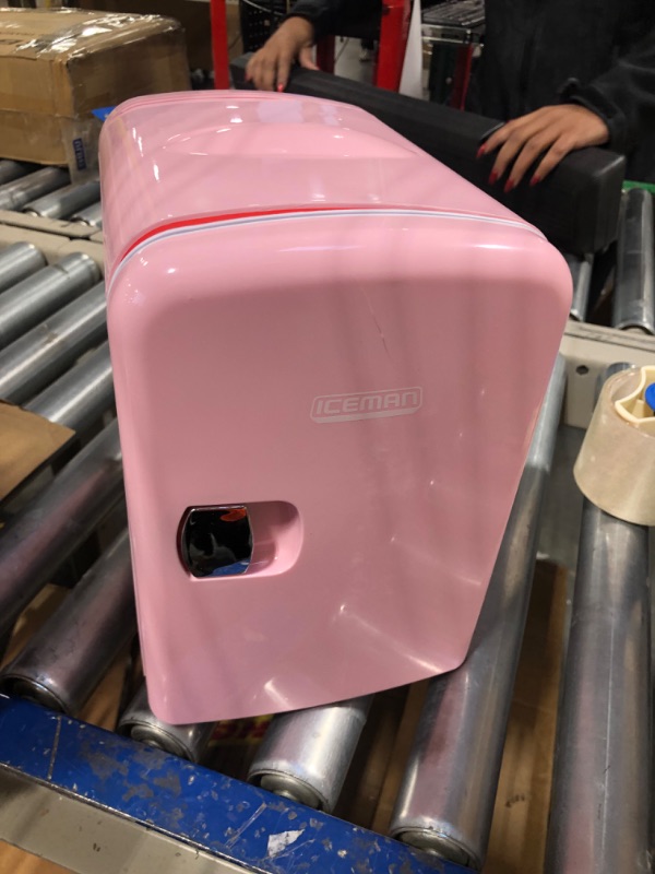 Photo 3 of **NON FUNCTIONAL//SOLD AS PARTS** Chefman Mini Portable Pink Personal Cooler & Provides Compact Storage For Skincare, Snacks, Or 6 12oz Cans W/ A Lightweight 4-liter Capacity To Take On The Go