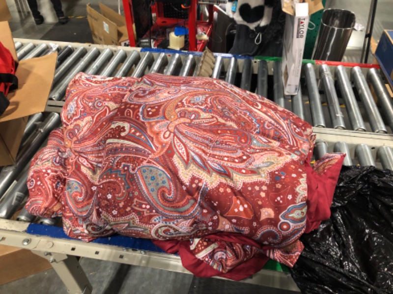 Photo 2 of 6-Piece Bellmead Red Jacquard Comforter Set, Queen