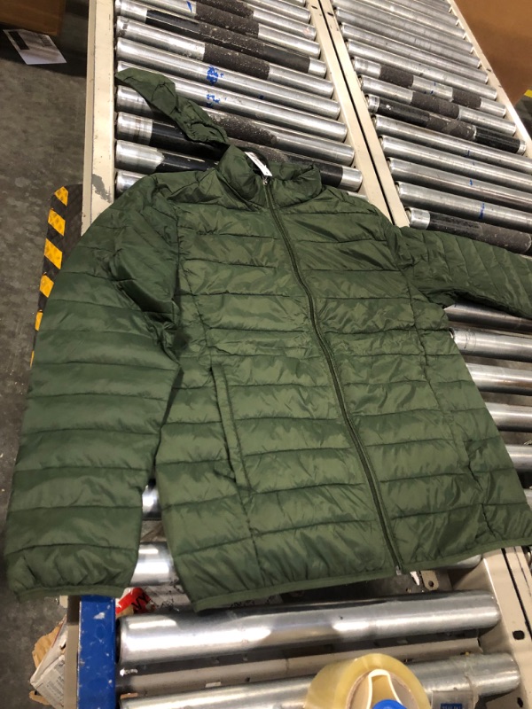 Photo 2 of Amazon Essentials Men's Packable Lightweight Water-Resistant Puffer Jacket (Available in Big & Tall) Medium Dark Green